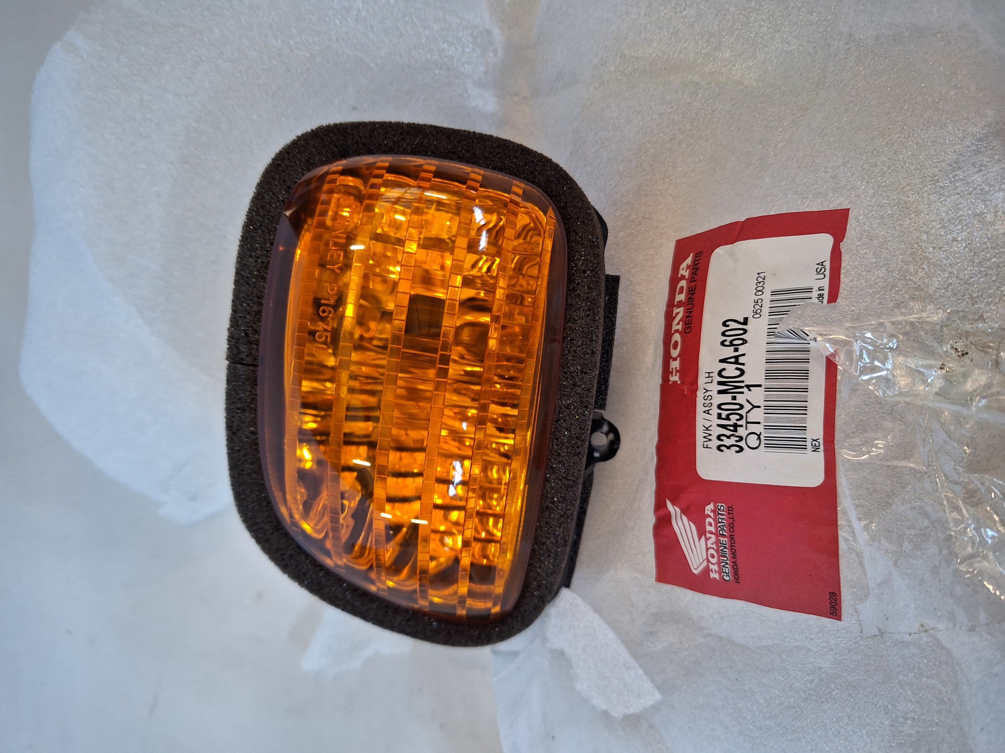 Picture of WINKER ASSY,L FR  33450-MCA-602